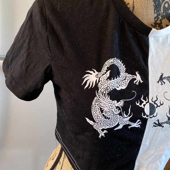 SOLD! SHEIN cropped short sleeve tee shirt size woman’s small - Picture 2 of 7